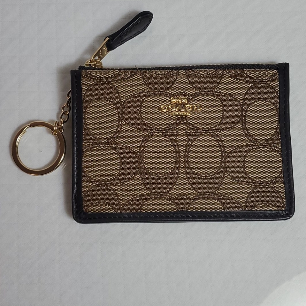 Coach Skinny ID case